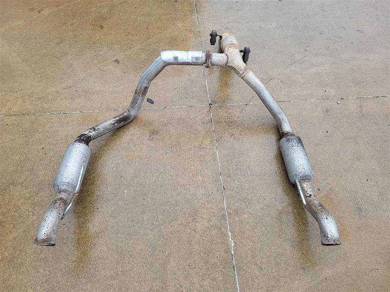 2020 SIERRA150 6.2L OVER THE AXLE TAIL PIPES 24017 - image 1