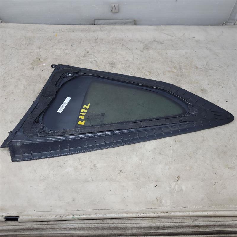 2018 CAMARO RH PASSENGER QUARTER GLASS 30% TINT 24046 - image 8