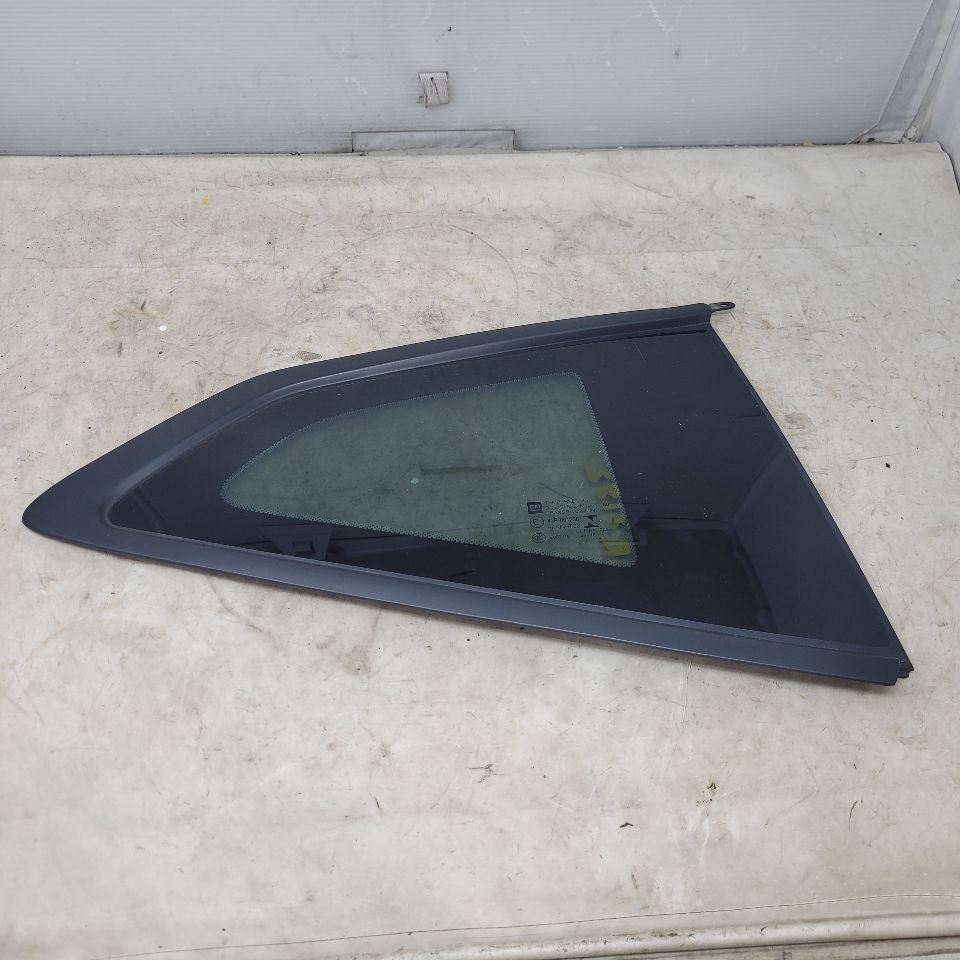 2018 CAMARO RH PASSENGER QUARTER GLASS 30% TINT 24046 - image 1
