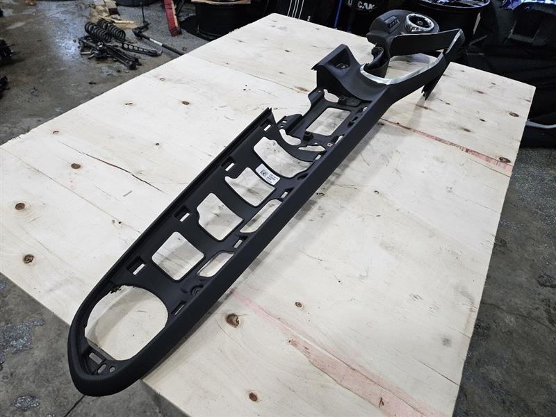 2018 CAMARO DASH CLUSTER RADIO BEZEL WITH START 24055 - image 6