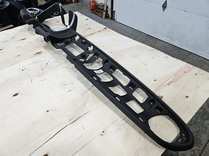 2018 CAMARO DASH CLUSTER RADIO BEZEL WITH START 24055 - image 7