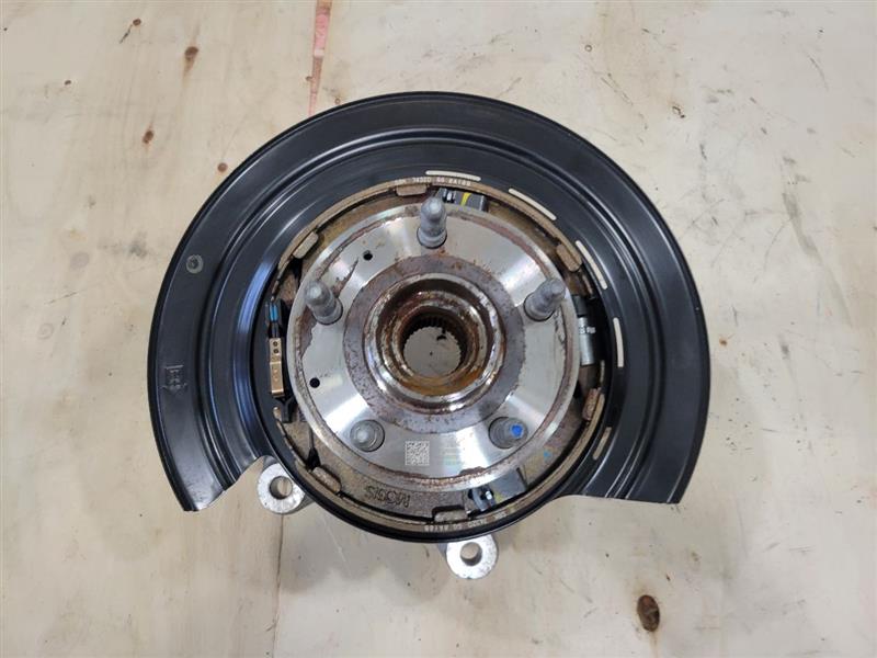 2018 CAMARO RH PASSENGER SS 1LE SPINDLE W/HUB 24066 - image 1