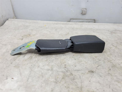 2018 CAMARO REAR SEAT BELT BUCKLE FITS LH OR RH 24110 - image 2