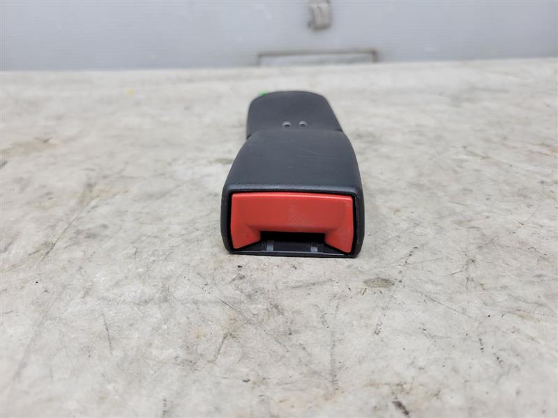 2018 CAMARO REAR SEAT BELT BUCKLE FITS LH OR RH 24111 - image 3