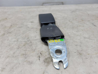 2018 CAMARO REAR SEAT BELT BUCKLE FITS LH OR RH 24111 - image 5