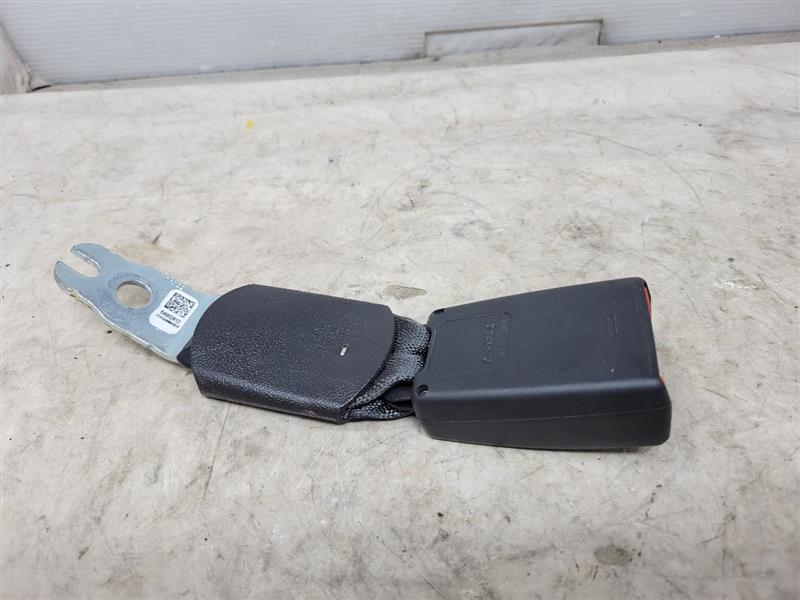 2018 CAMARO REAR SEAT BELT BUCKLE FITS LH OR RH 24111 - image 7
