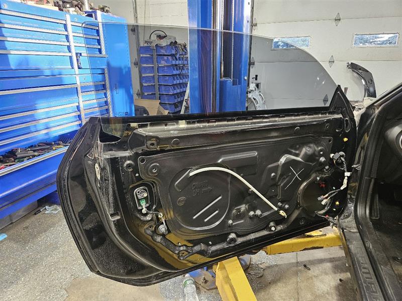 2018 CAMARO LH DOOR BLACK MEET KETTLE 1 TINYDING 24134 - image 11