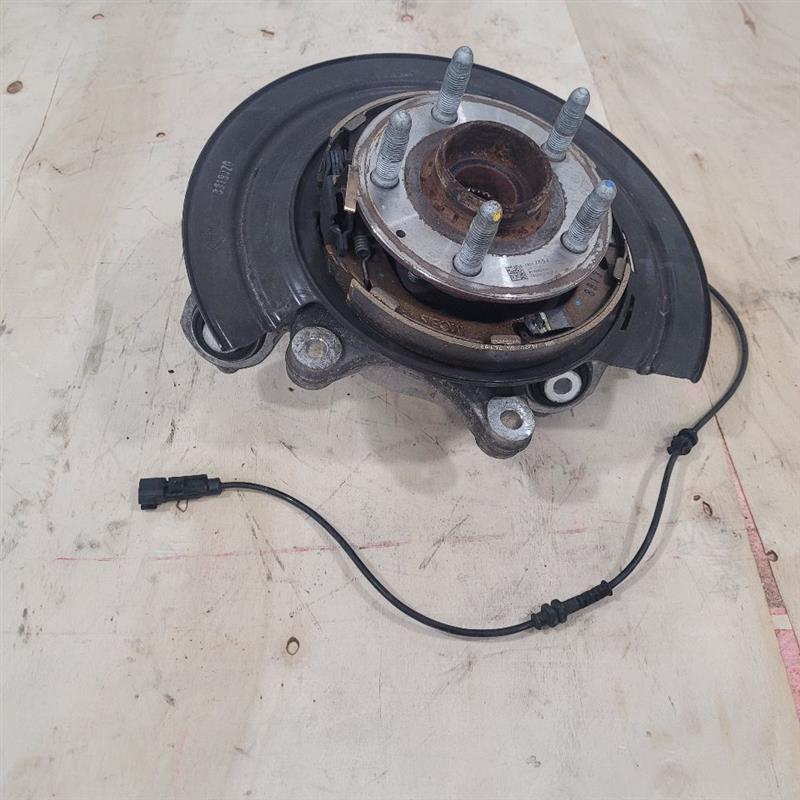 2018 CAMARO RH REAR SS 1LE SPINDLE & HUB 24140 - image 8
