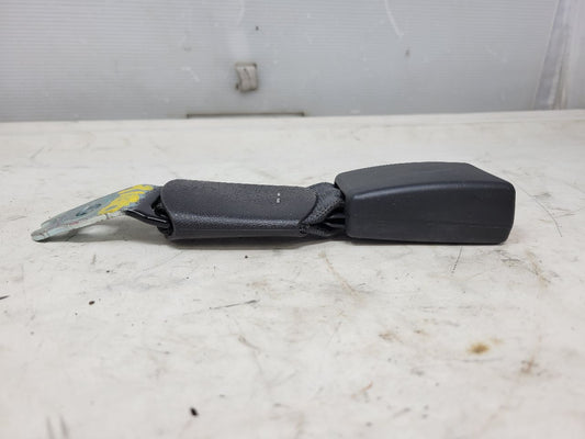 2018 CAMARO REAR SEAT BELT BUCKLE 84002412 LH RH 24174 - image 2