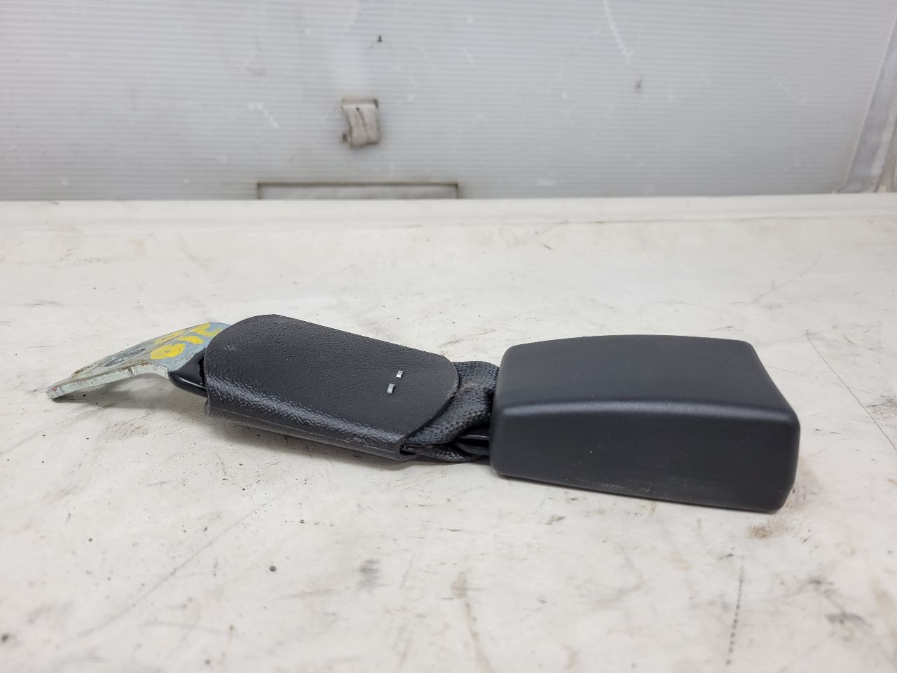 2018 CAMARO REAR SEAT BELT BUCKLE 84002412 LH RH 24175 - image 3