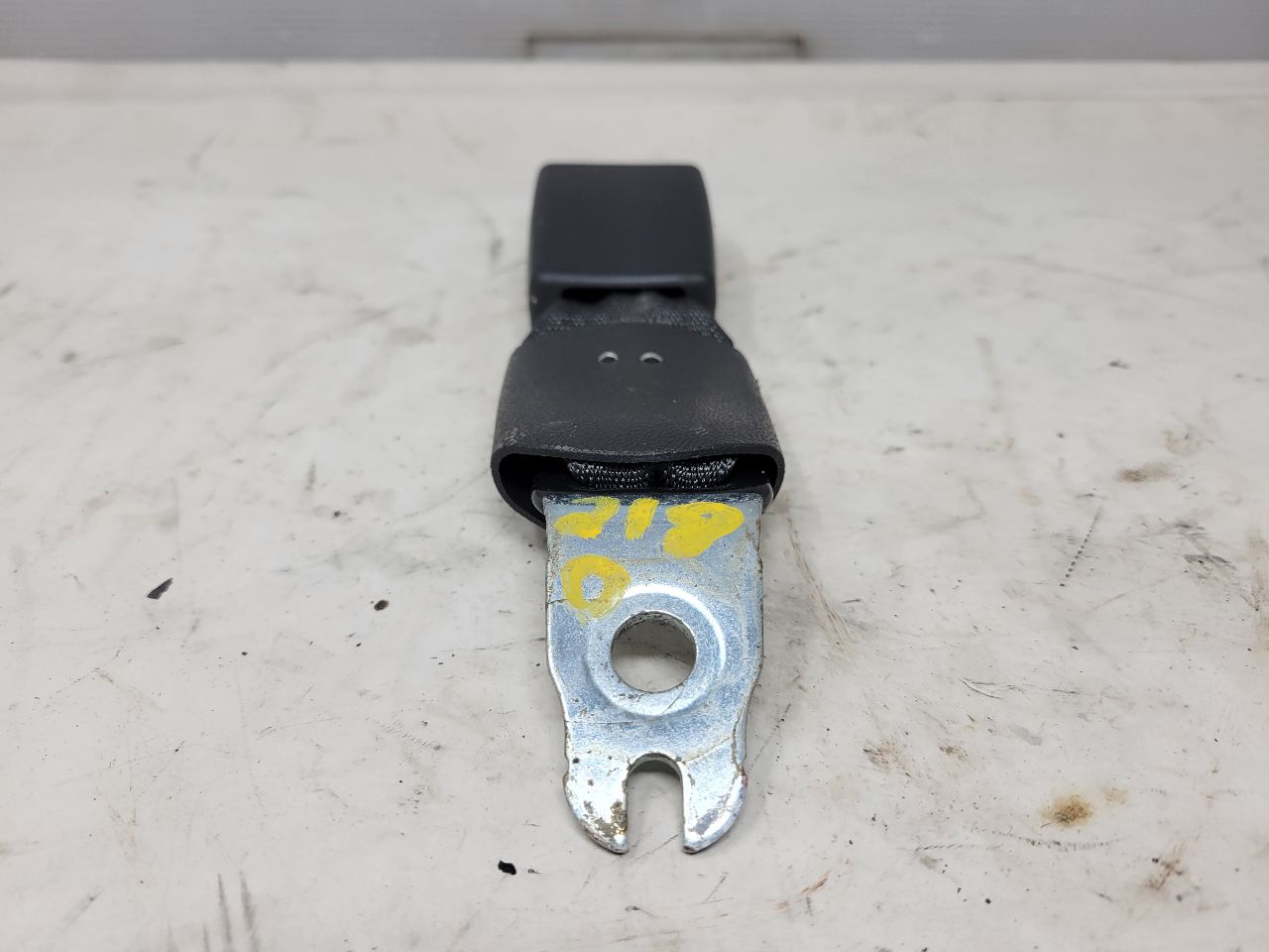 2018 CAMARO REAR SEAT BELT BUCKLE 84002412 LH RH 24175 - image 4