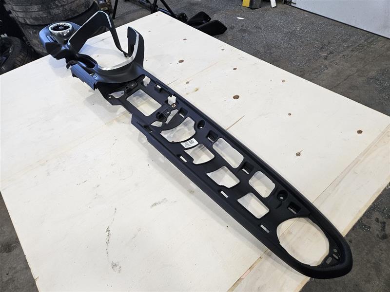 2018 CAMARO DASH CLUSTER RADIO BEZEL WITH START 24193 - image 2