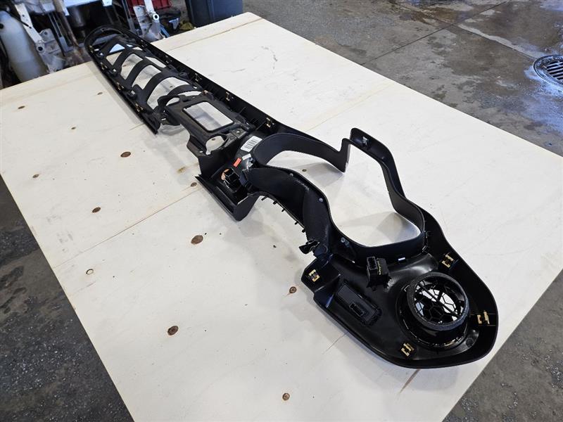2018 CAMARO DASH CLUSTER RADIO BEZEL WITH START 24193 - image 7