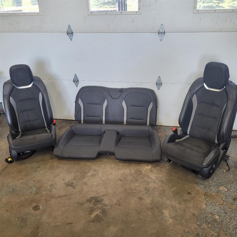 2018 CAMARO SS 1LE RECARO SEATS FRONT REAR SUEDE 24229 - image 1