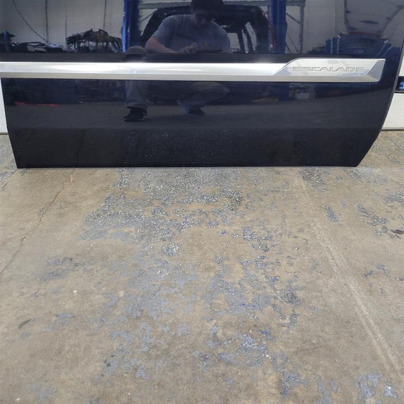 2017 ESCALADE RH FRONT DOOR BLACK (GBA/8555) 000 24235 - image 4