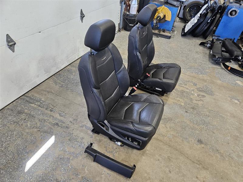 2017 ESCALADE FRONT BLACK SEATS PAIR W/LANE ASSIST 24239 - image 5