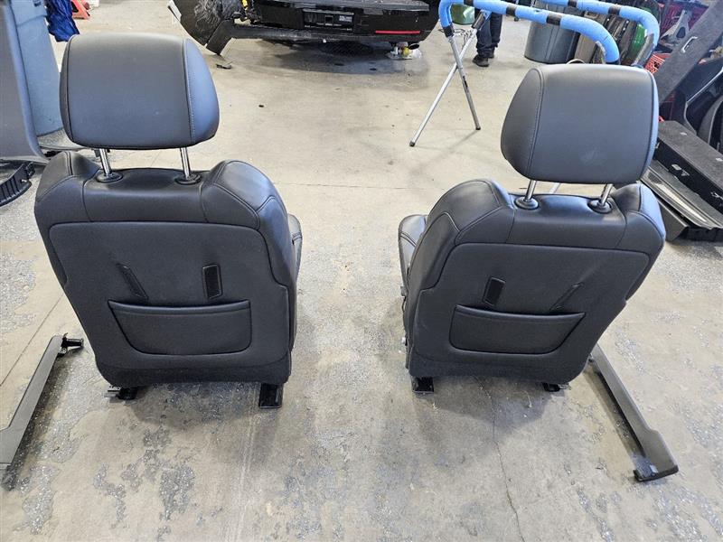 2017 ESCALADE FRONT BLACK SEATS PAIR W/LANE ASSIST 24239 - image 12