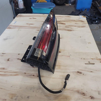 2017 ESCALADE OEM PASSENGER TAIL LIGHT 24242 - image 4