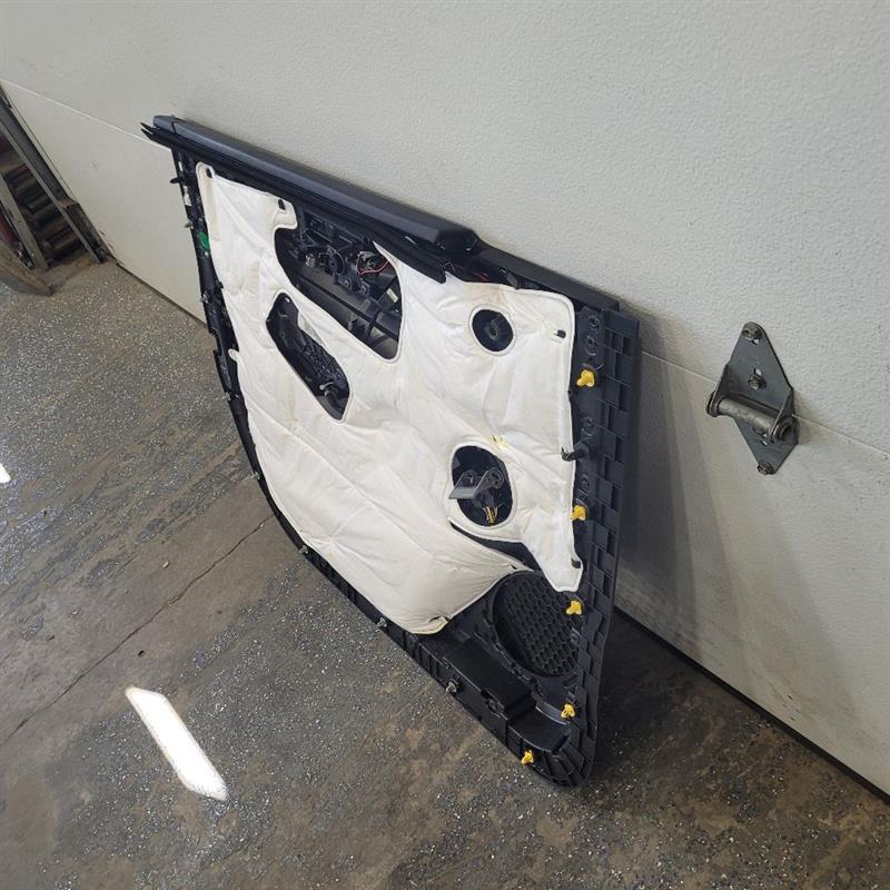 2017 ESCALADE RH FRONT DOOR TRIM PANEL BLACK 24244 - image 6