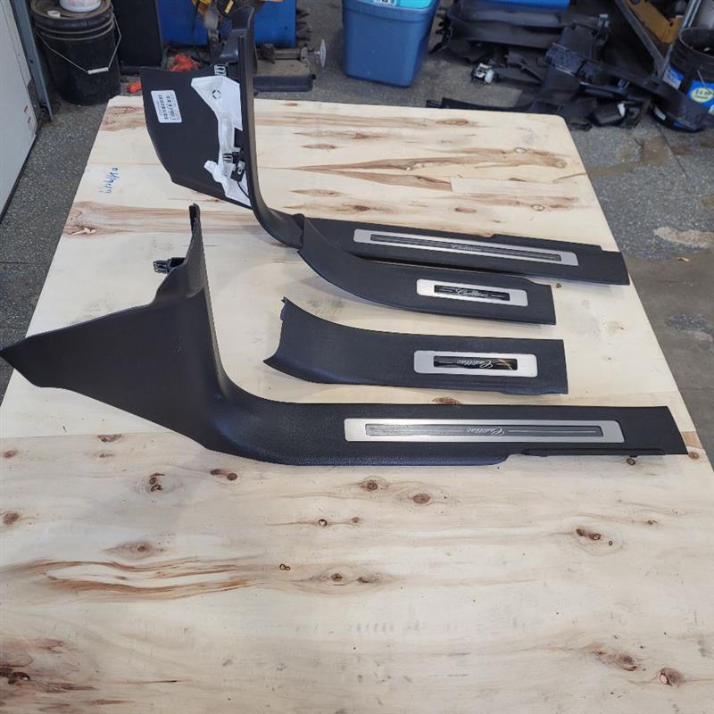 2017 ESCALADE FRONT & REAR ILLUMINATED SILL TRIM 24273 - image 2
