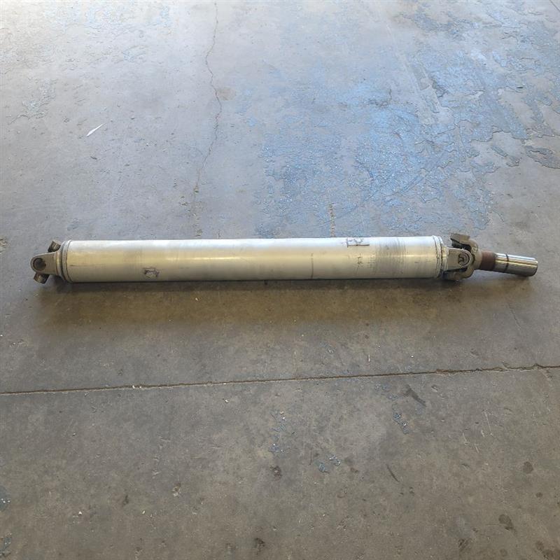 2017 ESCALADE 4WD REAR DRIVESHAFT AA4P 23251188 24276 - image 4