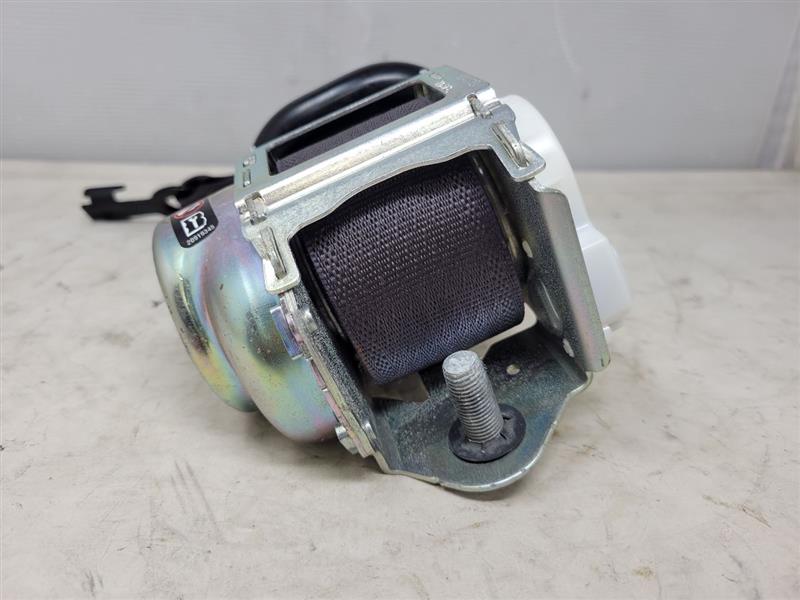 2017 ESCALADE LH DRIVER FRONT SEAT BELT RETRACTOR 24318 - image 2