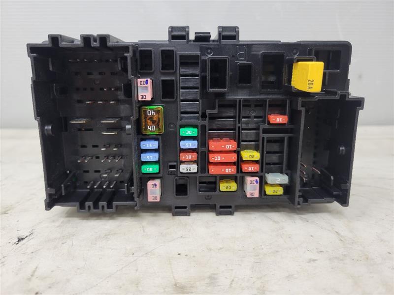 2017 ESCALADE RH DASH FUSE BOX JUNCTION 23418064 24325 - image 1