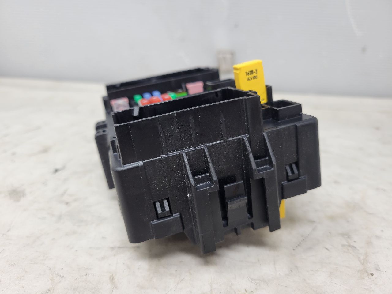 2017 ESCALADE RH DASH FUSE BOX JUNCTION 23418064 24325 - image 5