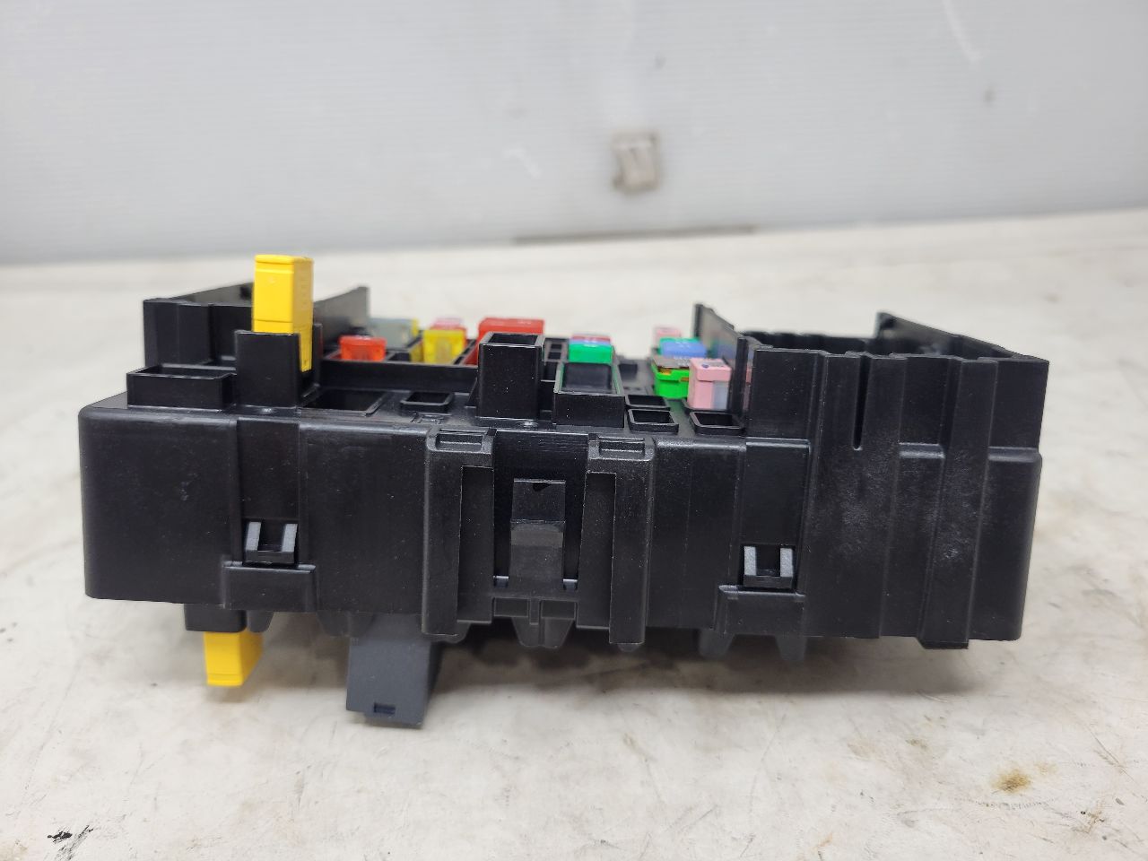 2017 ESCALADE RH DASH FUSE BOX JUNCTION 23418064 24325 - image 6
