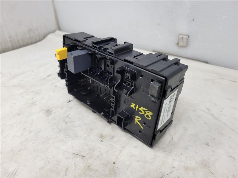 2017 ESCALADE RH DASH FUSE BOX JUNCTION 23418064 24325 - image 8