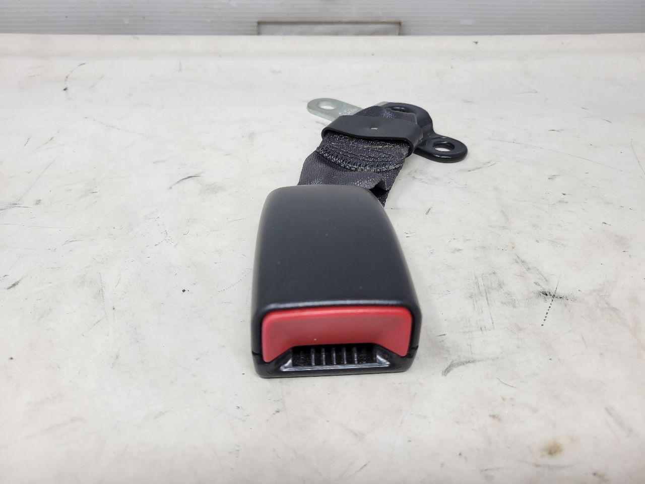 2008 YUKONXL15 RH PASSENGER REAR SEAT BELT BUCKLE 24366 - image 2
