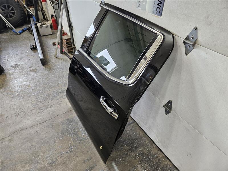 2020 SIERDEN15 LH CREW CAB DOOR BLACK GBA/8555 24489 - image 3