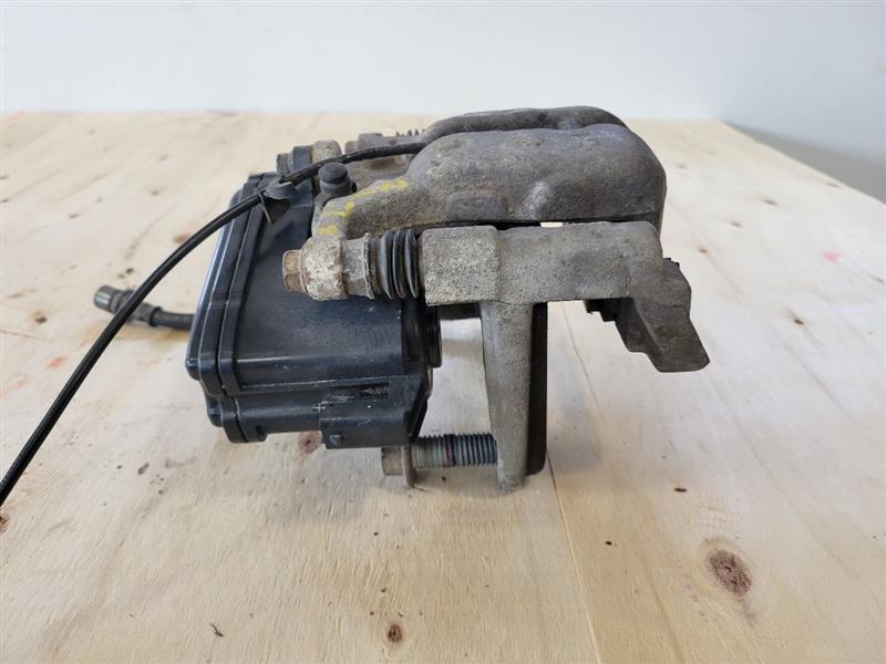 2020 SIERDEN15 LH DRIVER REAR CALIPER & BRACKET 24500 - image 3