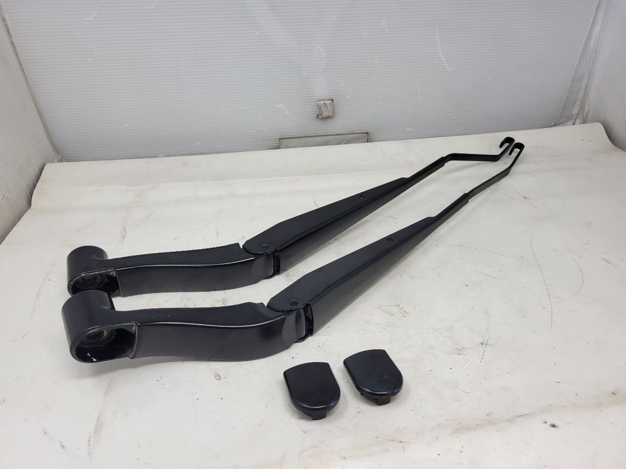 2020 SIERDEN15 WINDSHIELD WIPER ARMS PAIR LH RH 24527 - image 1