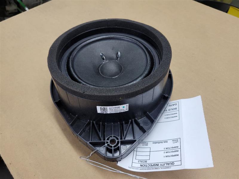 2020 SIERDEN15 REAR DOOR BOSE SPEAKER 84709306 24542 - image 4