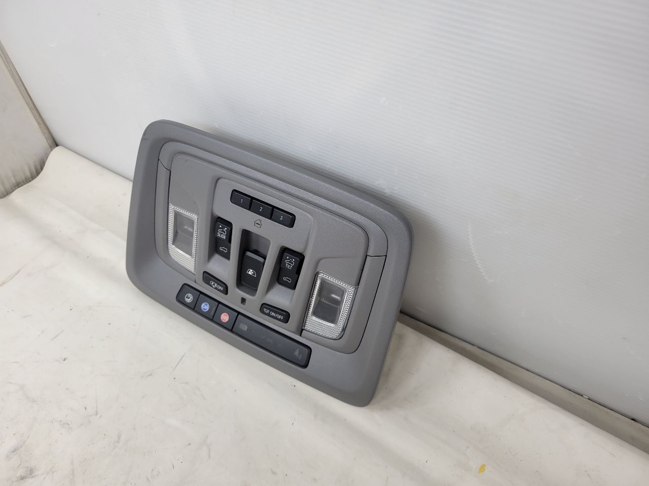 2020 SIERDEN15 OVERHEAD CONSOLE ASH GREY HOMELINK 24561 - image 3