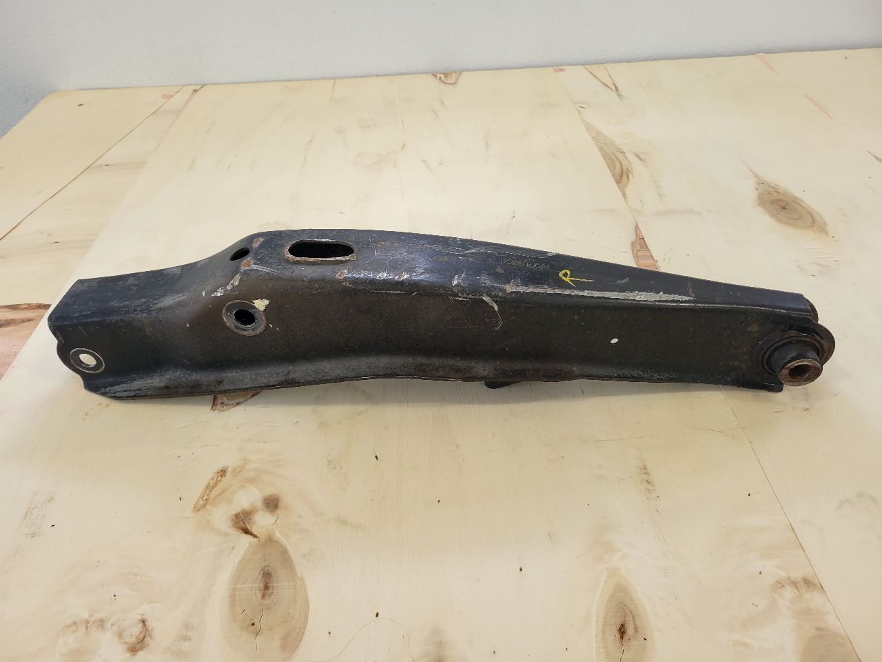 2011 CAMARO LOWER CONTROL ARM FITS LH & RH SIDES 24614 - image 1