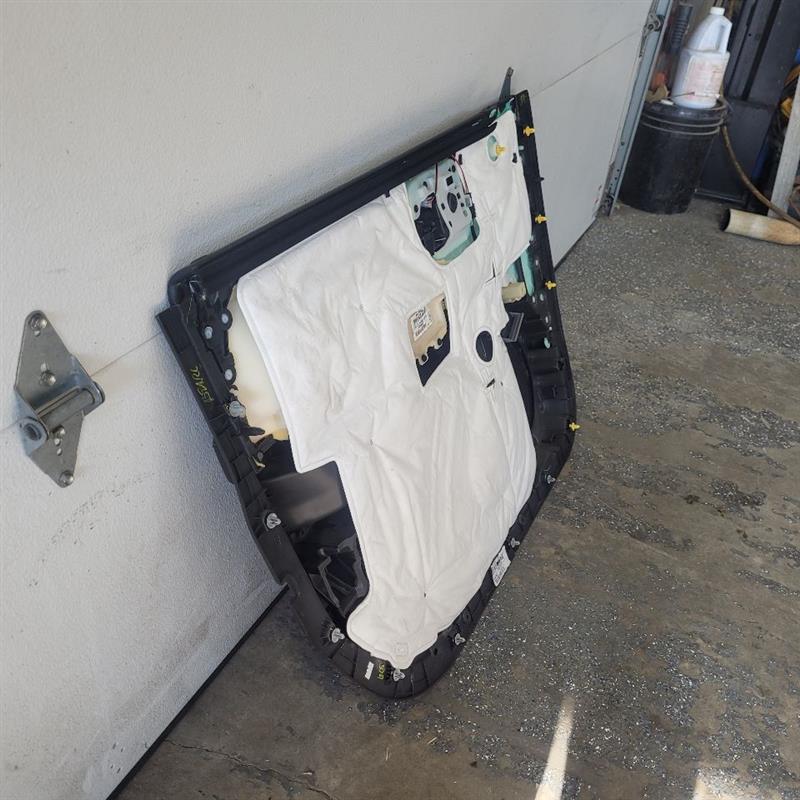 2018 SILVRDO15 RH PASSENGER FRONT DOOR PANEL Z71 24698 - image 6