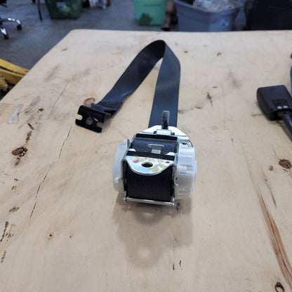 2018 SILVRDO15 2ND ROW SEAT BELT RETRACTORS BLACK 24755 - image 3