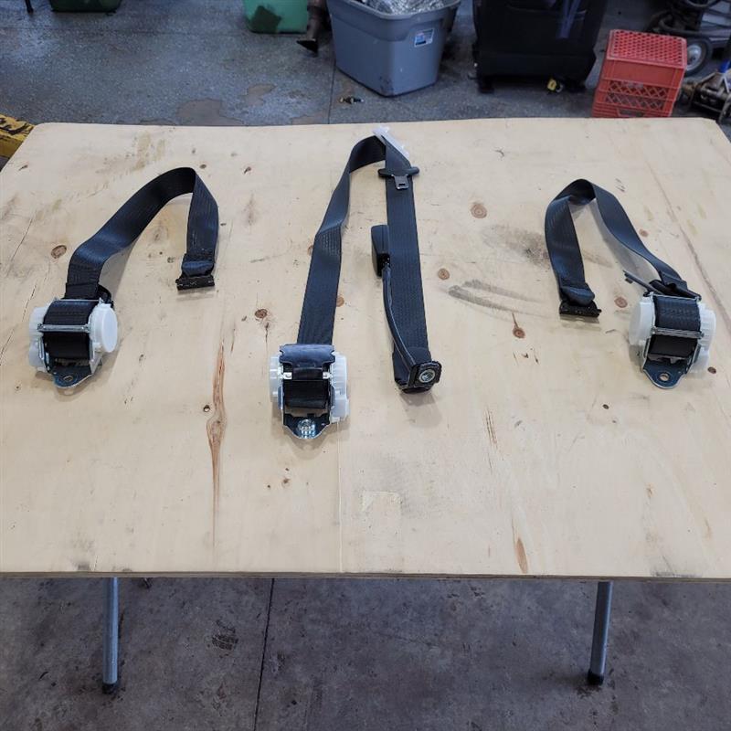 2018 SILVRDO15 2ND ROW SEAT BELT RETRACTORS BLACK 24755 - image 8