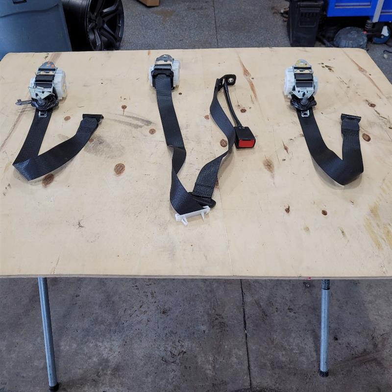 2018 SILVRDO15 2ND ROW SEAT BELT RETRACTORS BLACK 24755 - image 10