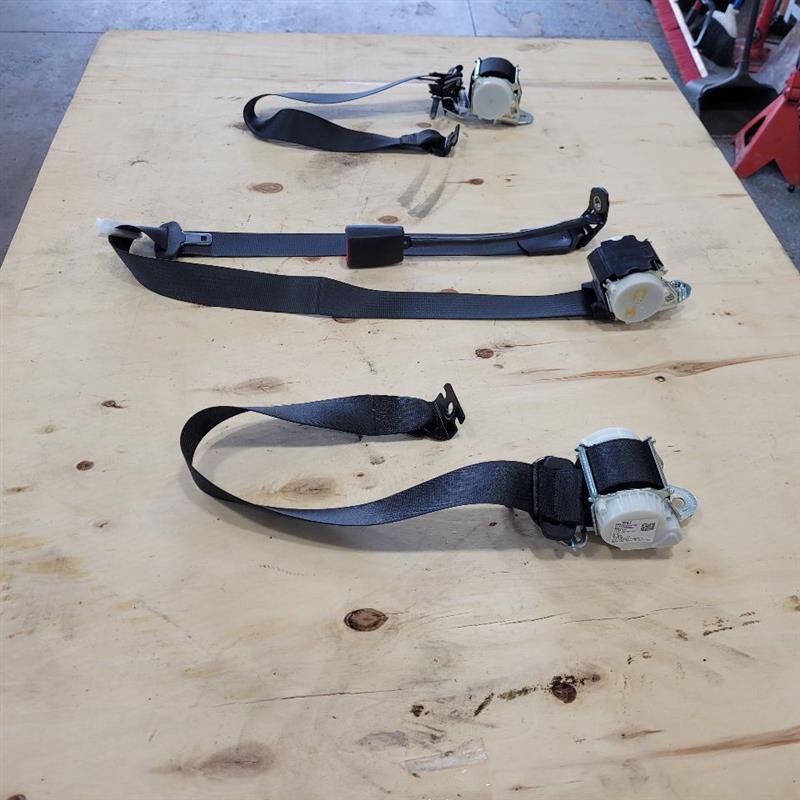 2018 SILVRDO15 2ND ROW SEAT BELT RETRACTORS BLACK 24755 - image 12
