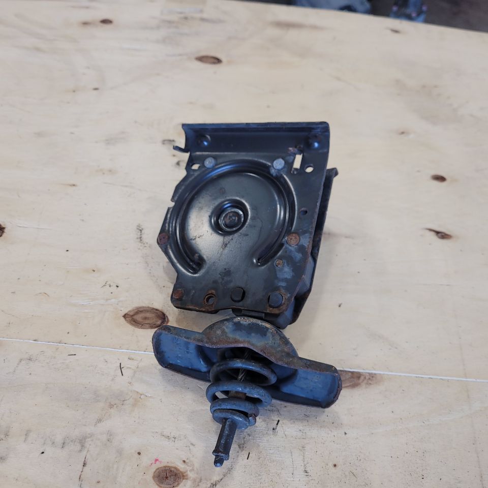 2018 SILVRDO15 OEM SPARE WHEEL CARRIER HOIST 44K 24771 - image 6