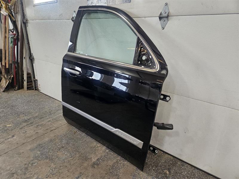 2020 ESCALAESV RH FRONT DOOR BLACK GBA/8555 000 24862 - image 5