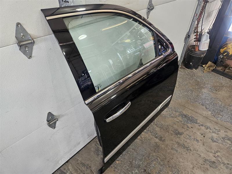 2020 ESCALAESV RH FRONT DOOR BLACK GBA/8555 000 24862 - image 6