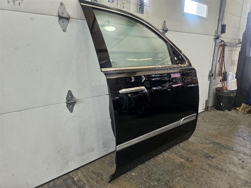 2020 ESCALAESV RH FRONT DOOR BLACK GBA/8555 000 24862 - image 8