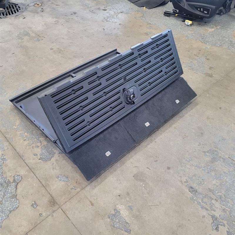2020 ESCALAESV OEM REAR CARGO FLOOR BOX TRAY 24867 - image 10