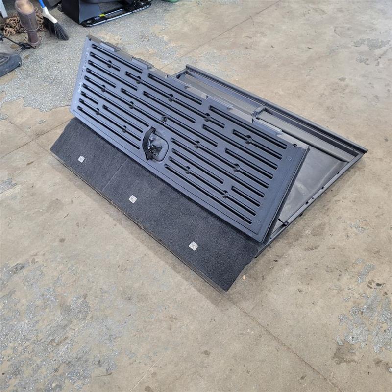 2020 ESCALAESV OEM REAR CARGO FLOOR BOX TRAY 24867 - image 11