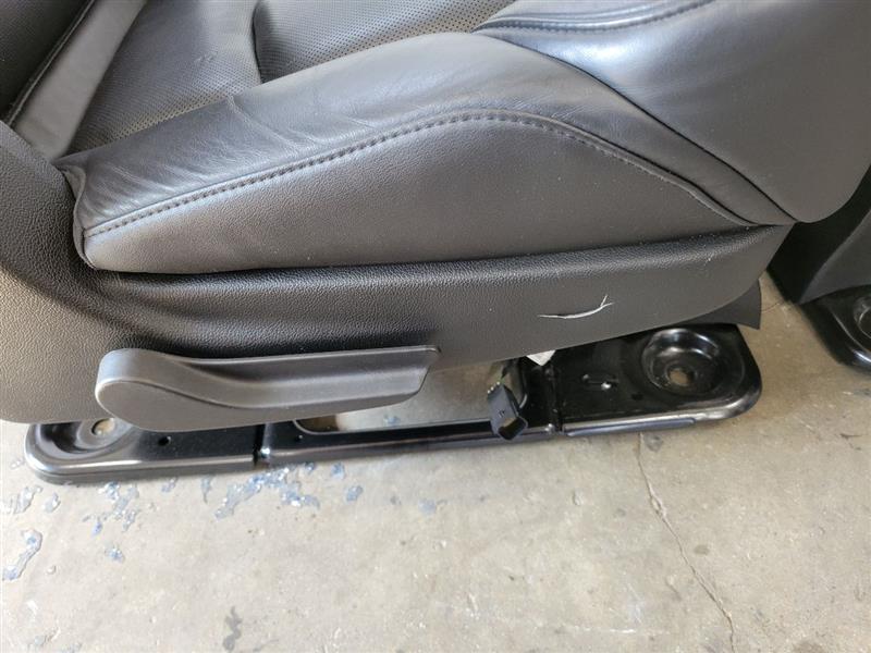 2020 ESCALAESV 2ND ROW REAR BUCKET SEATS BLACK ESV 24868 - image 8