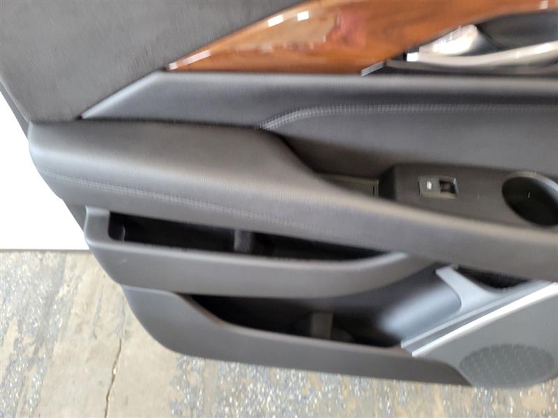 2020 ESCALAESV LH REAR DOOR PANEL W/SUEDE BLACK 24880 - image 6